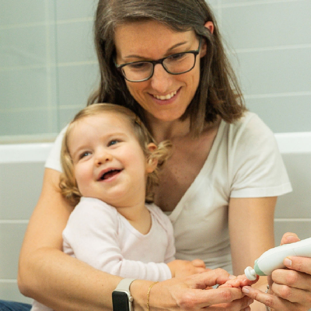 Badabulle - Dispozitiv electric pentru scurtarea unghiilor bebelusului