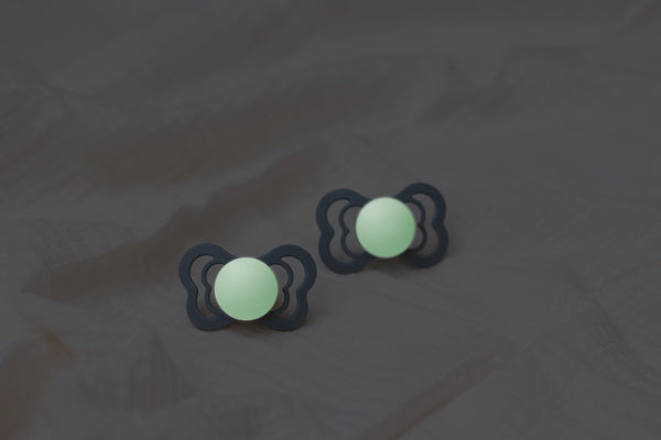 Bibs - Set 2 suzete Fosforencente Couture GLOW Silicon, tetina anatomica, 6 luni +-Sage/Cloud