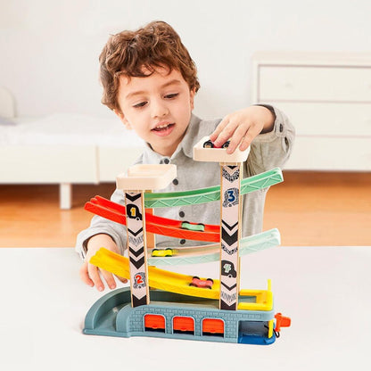 Rampa cu 4 masinute de curse