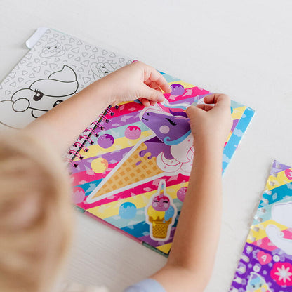 Carticica cu activitati si abtibilduri - Unicorn