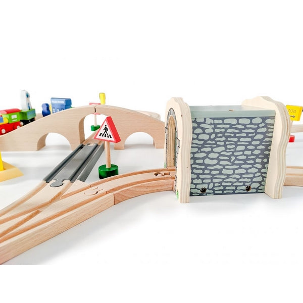 Jucarie cale ferata din lemn cu tren cu baterii Ecotoys HM015147, 69 elemente, multicolor