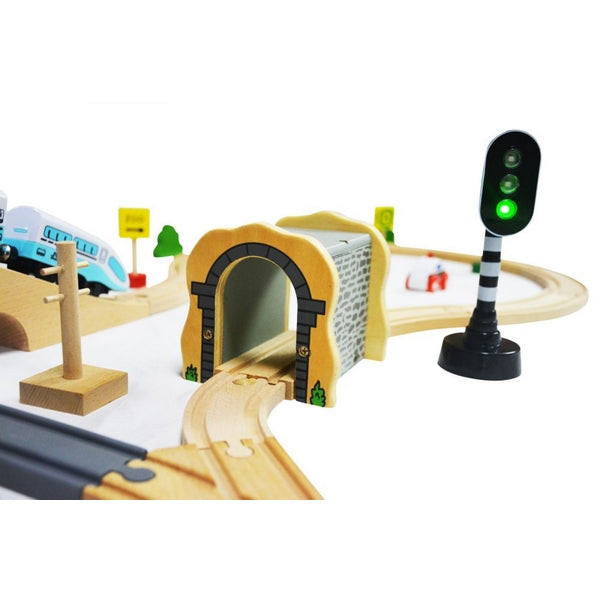 Jucarie cale ferata din lemn cu tren cu baterii Ecotoys HM015147, 69 elemente, multicolor