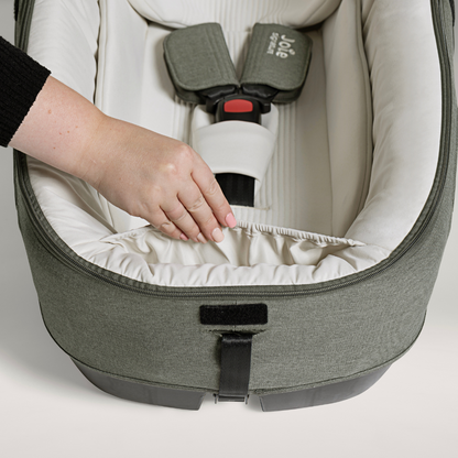 Joie - Landou auto Calmi R129 Signature Evergreen, 40-70 cm, testat ADAC si certificat R129