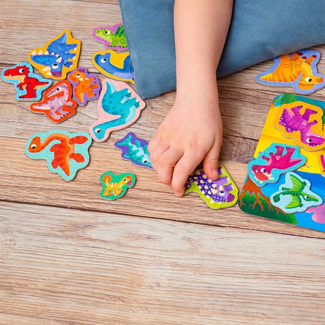 Set magnetic Dinozauri cu Plansa magnetica inclusa, 22 piese Roter Kafer RK2090-03