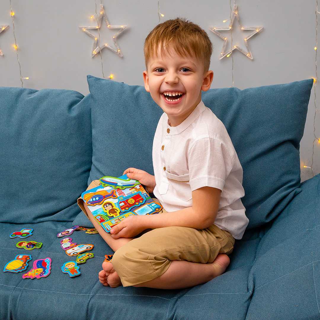 Set magnetic Mijloace de Transport cu Plansa magnetica inclusa, 22 piese Roter Kafer RK2090-04