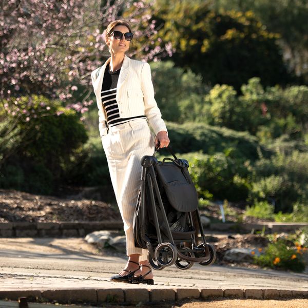 Nuna - Carucior ultra-usor IXXA colectia Riveted