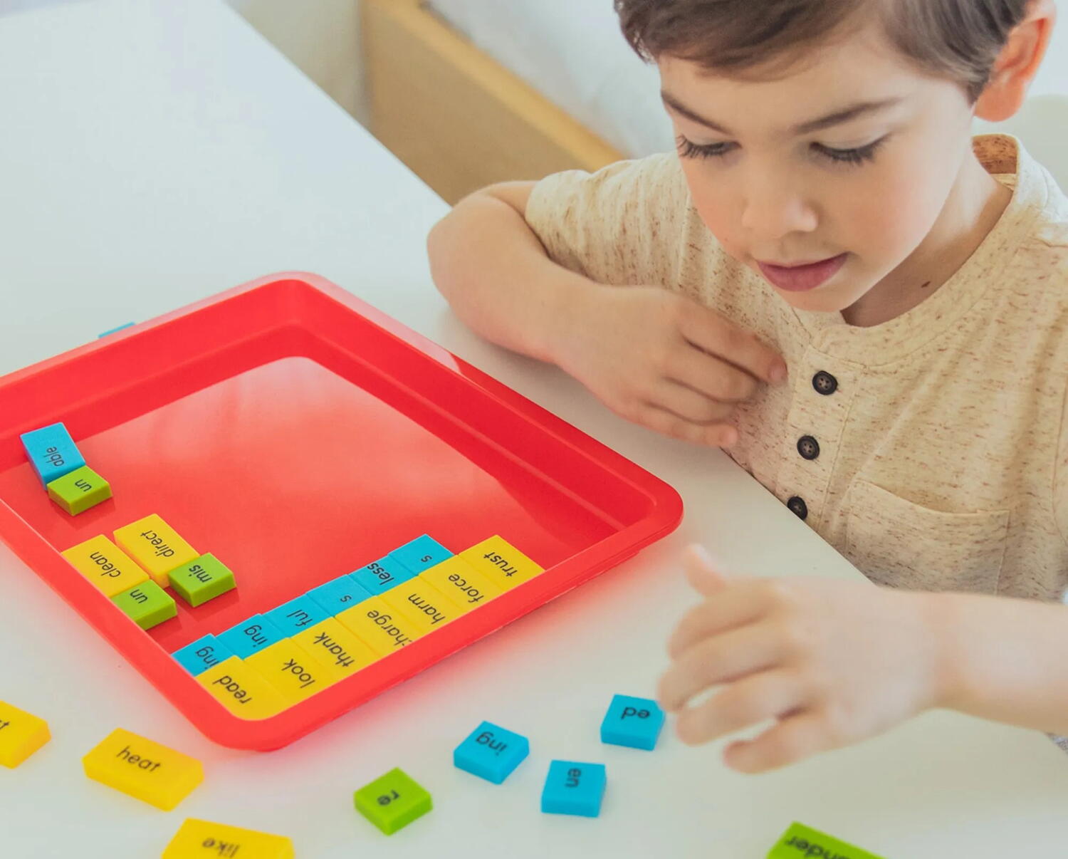 Domino pentru construit cuvinte