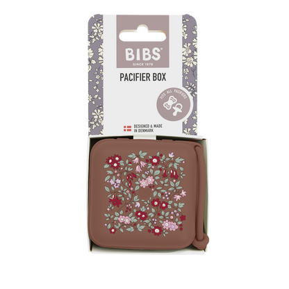 BIBS X Liberty Bundle - Set cutie cadou cu bavetica, cutie de suzeta, clip suzeta si jucarie multisenzoriala