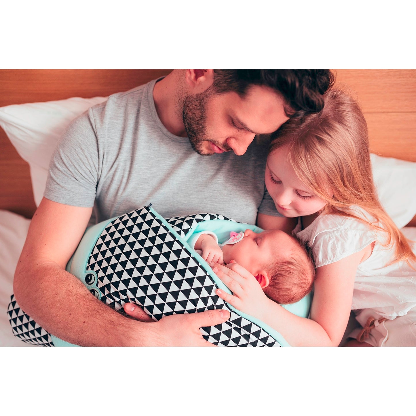 Paturica de infasat multifunctionala cu broderie Crocodil Womar Zaffiro AN-BWZF-05CR