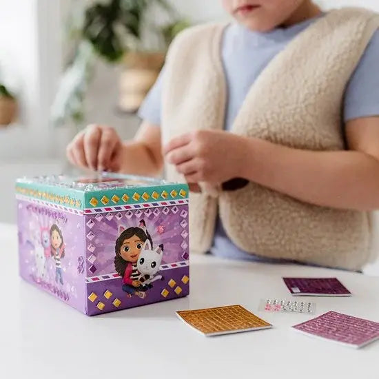 Decoreaza cutia cu bijuterii - Gabby's Dollhouse