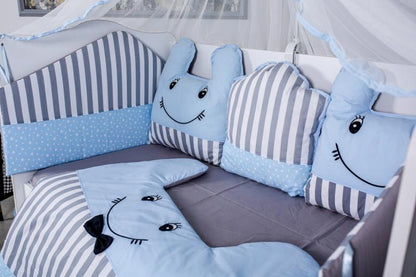 Lenjerie MyKids 11piese Figures gri-albastru cu  baldachin 120x60 cm