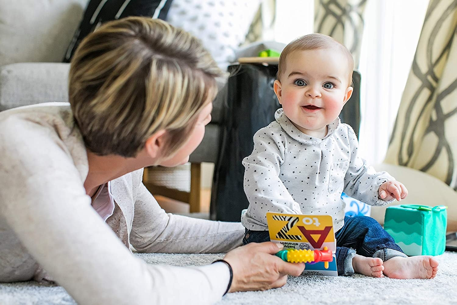 Baby Einstein - Jucarie Cartonase cu Alfabetul de la A la Z