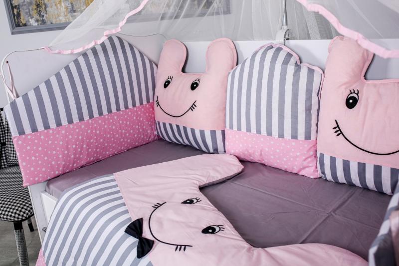 Lenjerie MyKids 11 piese Figures gri-roz  cu baldachin 120x60 cm