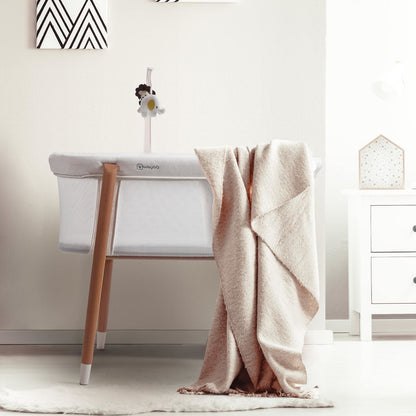 BabyGo - Patut cu cadru din Lemn si Bara de Jucarii Sleepgood Mesh