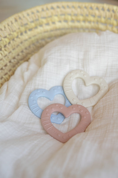 BIBS - Jucarie de dentitie in forma de inima, Ivory