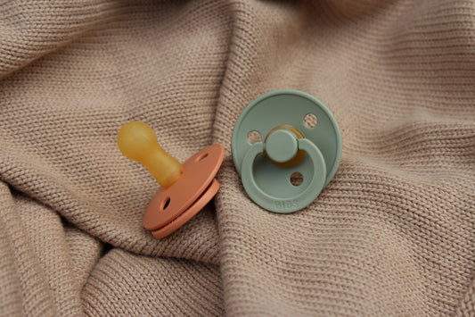 BIBS - Set 2 suzete Colour Latex, tetina rotunda, 6 luni +-Scuba/Taupe