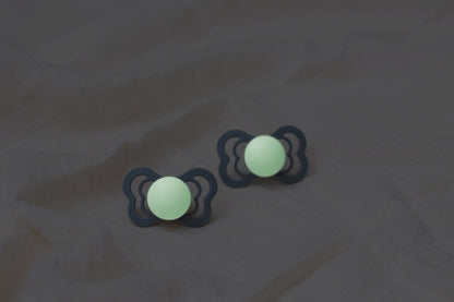 BIBS - Set 2 suzete Fosforescente Couture Glow Latex, tetina anatomica, 6 luni +-Blush/Vanilla