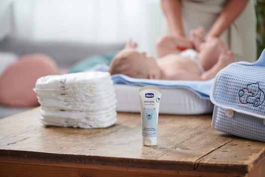 Crema reparatoare Chicco Natural Sensation impotriva iritatiilor de la scutec, panthenol si oxid de zinc 10%, 0luni+