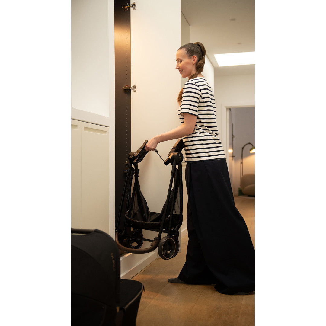 Nuna - Carucior ultra-usor IXXA colectia Riveted