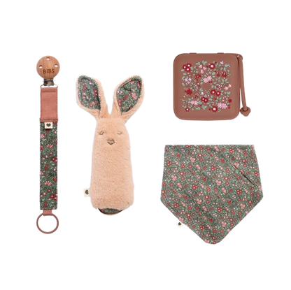 BIBS X Liberty Bundle - Set cutie cadou cu bavetica, cutie de suzeta, clip suzeta si jucarie multisenzoriala