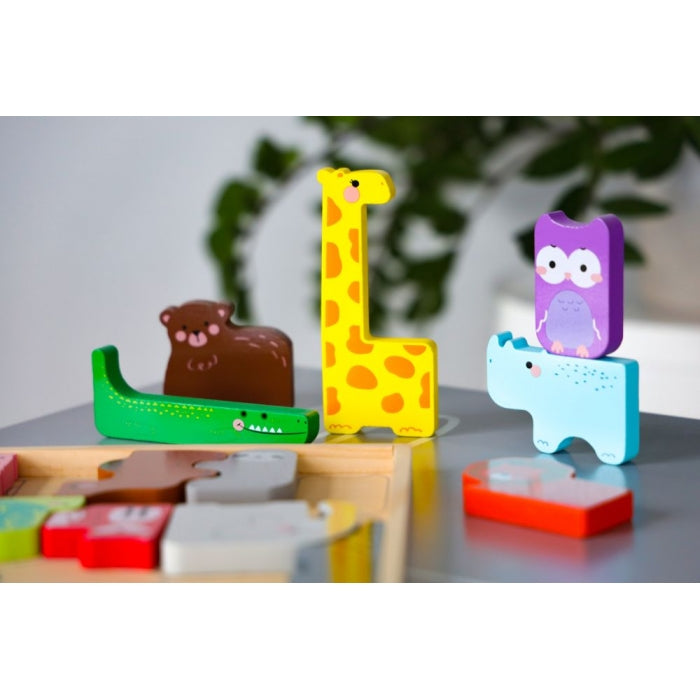 Set cu 14 figurine in forma de animale din lemn Ecotoys 3002