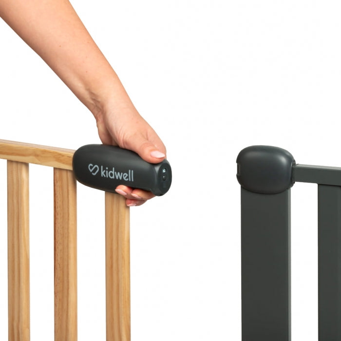 Poarta de siguranta 74-105 cm Kidwell Trasti - Negru