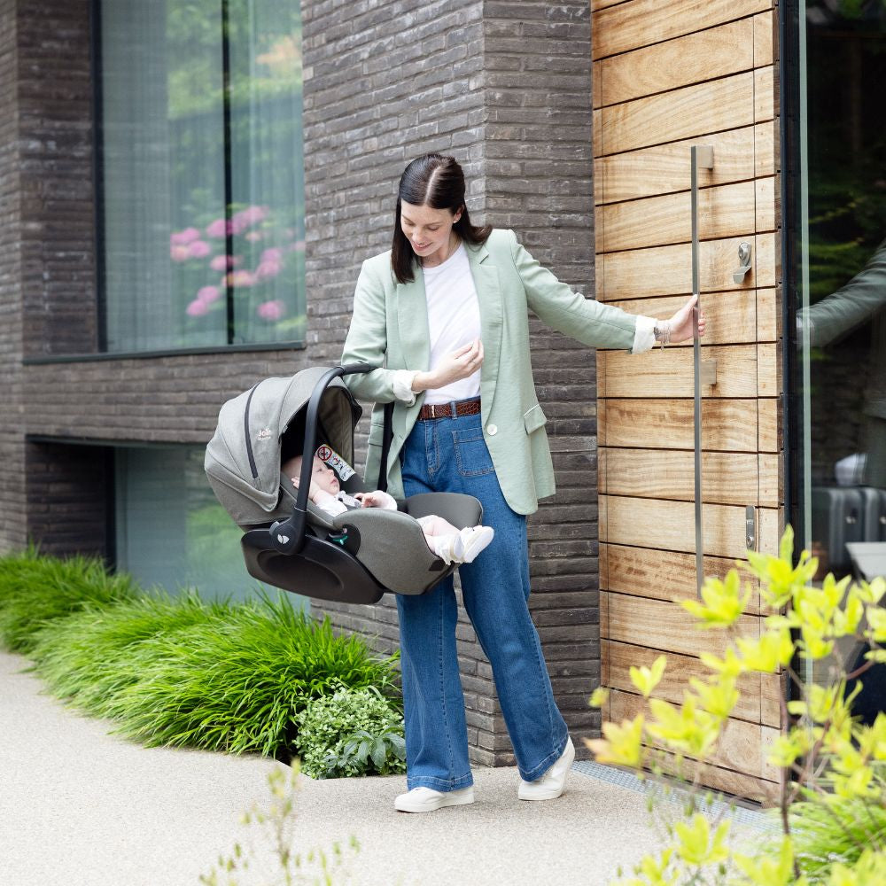 Joie - Scoica auto inclinabila i-Size i-Level Pro Signature Ebony, 40-87 cm, certificata R129