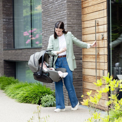 Joie - Scoica auto inclinabila i-Size i-Level Pro Signature Ebony, 40-87 cm, certificata R129