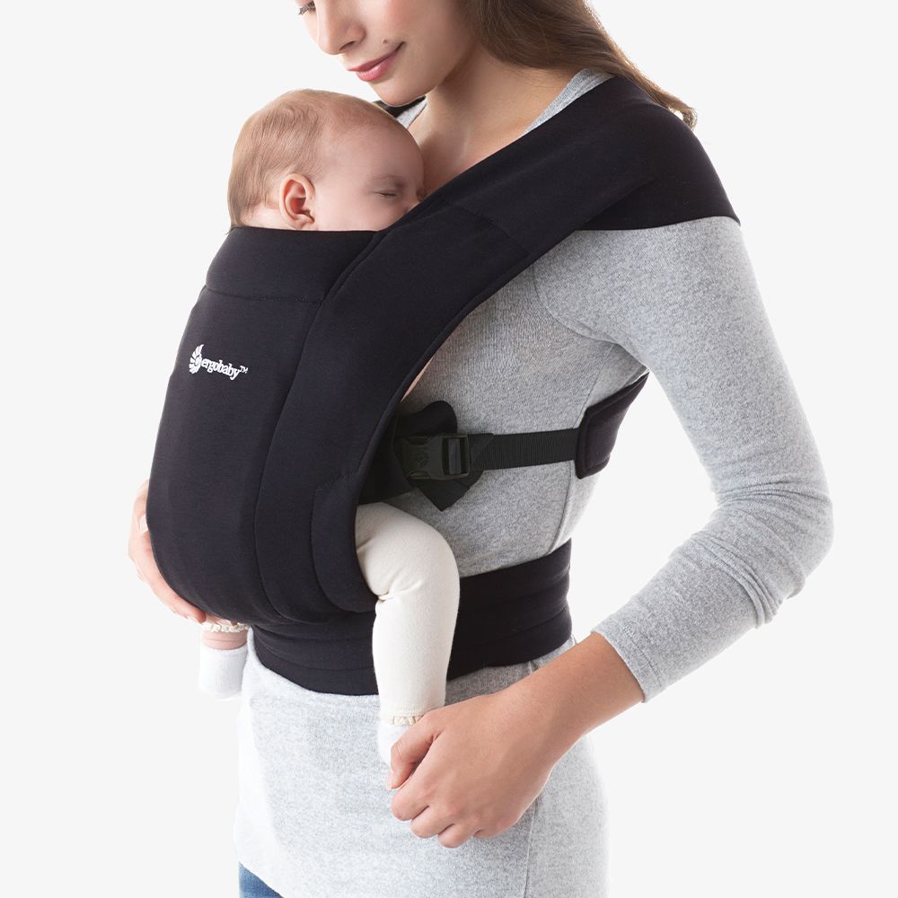 Marsupiu Embrace Pure Black Ergobaby BCEMABLK
