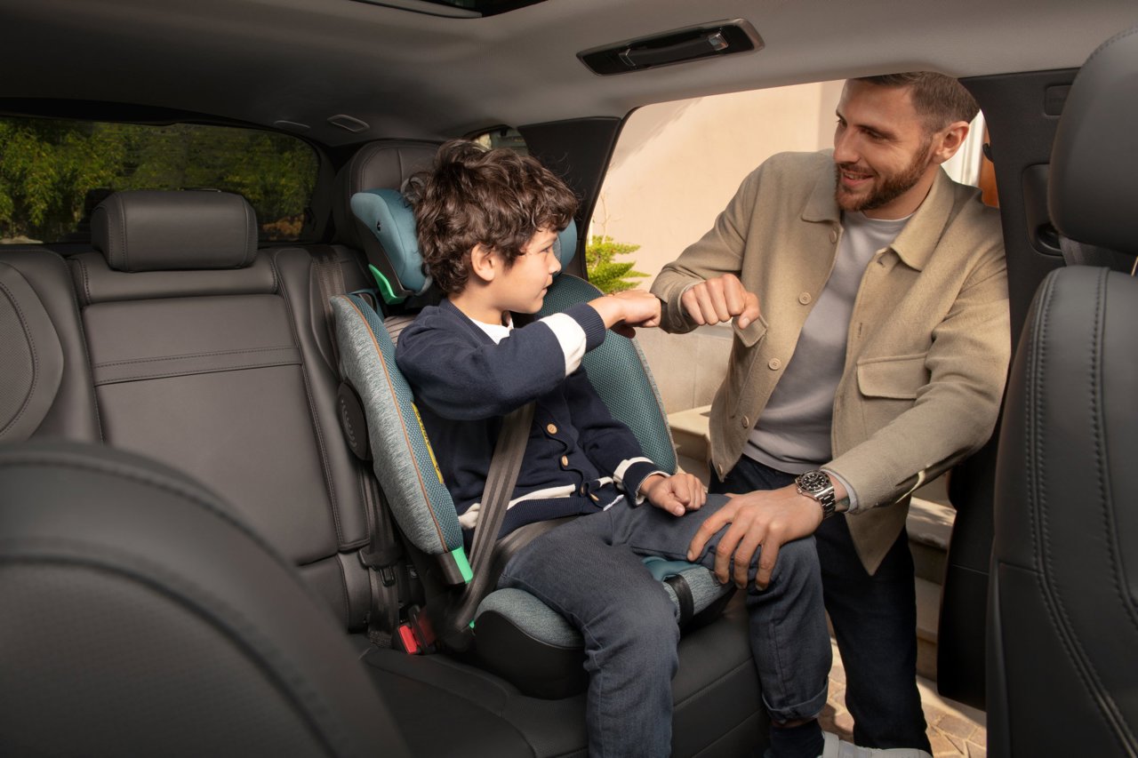 Scaun auto Chicco Bi-Seat i-Size Air cu baza Isofix, BlackAir (negru), 40-150 cm (de la nastere pana la 12 ani)