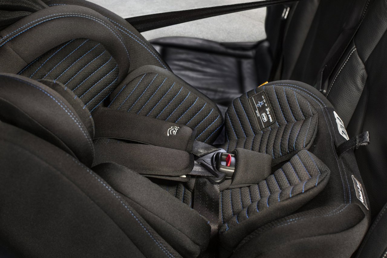 Scaun auto rotativ Chicco Unico EVO i-Size, BlackAir (Negru), de la nastere pana la 12 ani (40-150 cm)