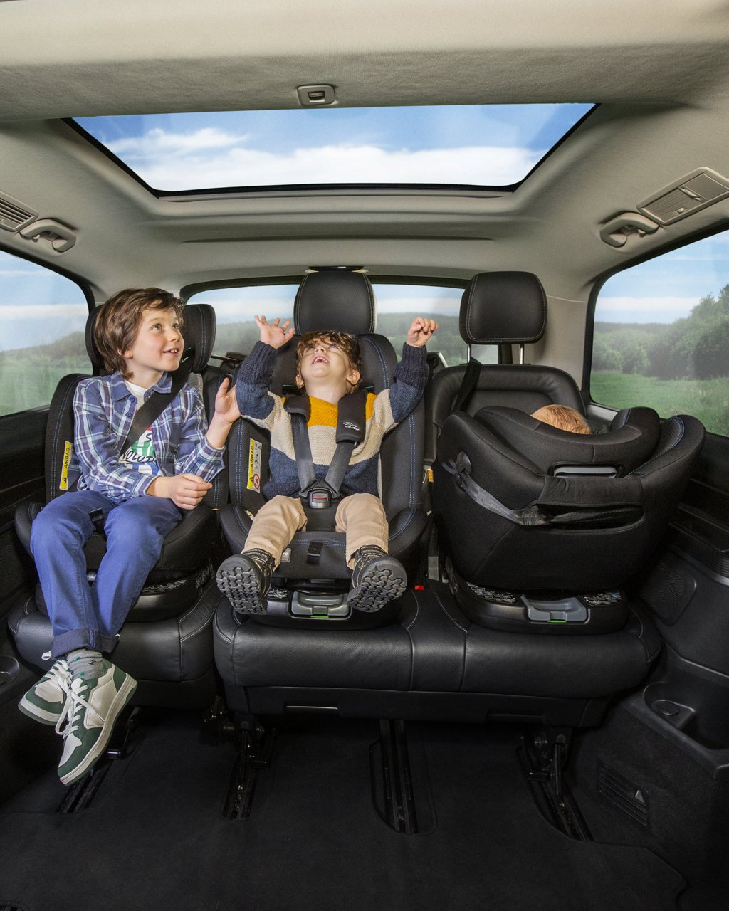 Scaun auto rotativ Chicco Unico EVO i-Size, BlackAir (Negru), de la nastere pana la 12 ani (40-150 cm)