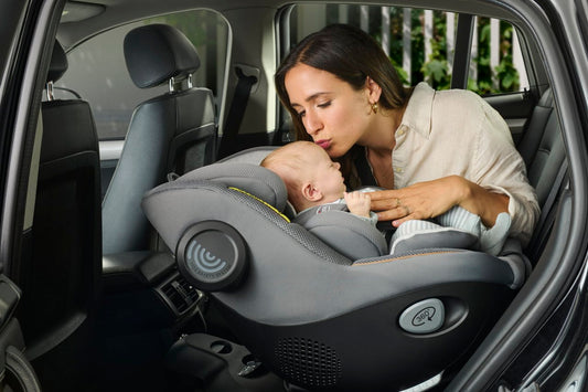 Scaun auto rotativ cu baza isofix Chicco Seat 105 i-Size, Posh Black, 40-105cm, de la nastere pana la 4 ani