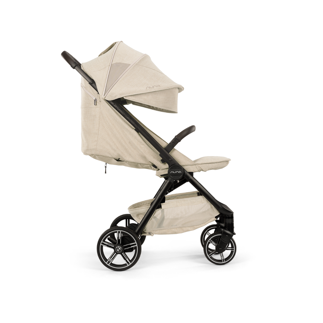 Nuna x BMW - Carucior ultracompact cu pliere automata TRVL lx, bej Mica